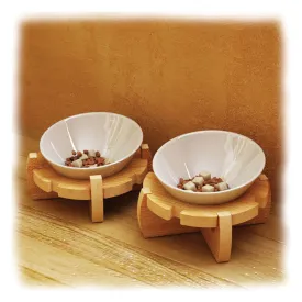 PAWS ASIA Amazon Best Sell Pet Bamboo Protect Cervical 15 Degree Tilted White Ceramic Dog Bowl